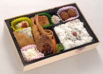 【V-1】お楽しみ弁当（洋風1）1200円(税別)